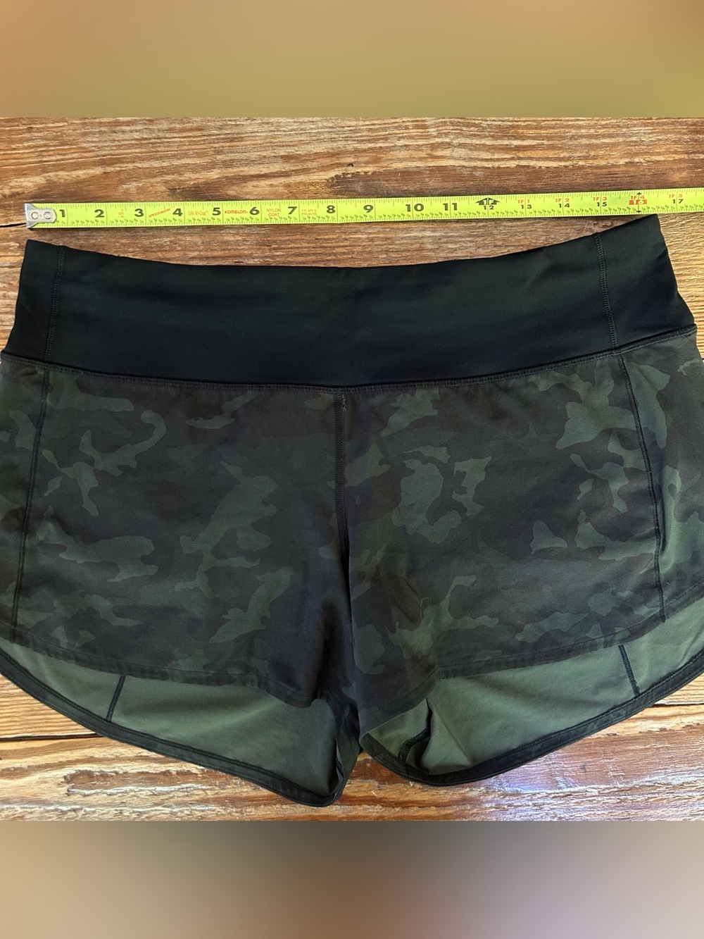 Lululemon Speed Up Short Long / Incognito Camo Multi Gator Green Black / 10 Tall - Picture 9 of 10